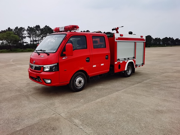 藍(lán)牌1噸水罐消防車